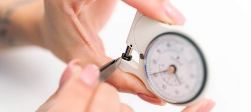 Haaranalyse vor dem Lasern des Gesichts in Erlangen