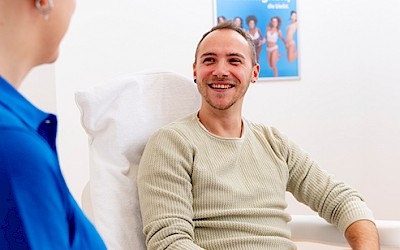Vorbereitung auf die Laserhaarentfernung im Gesicht
