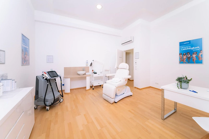 Treatment room for chest hair removal Münster